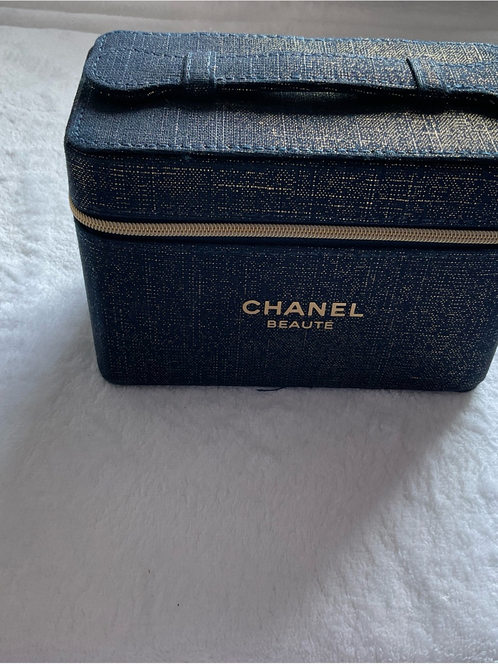 CHANEL Beaute GWP Navy and Gold Textured Toiletry Case